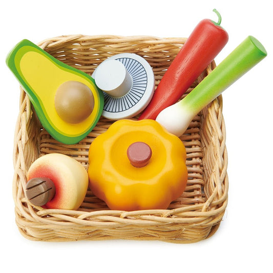 Front view of wooden veggie basket set