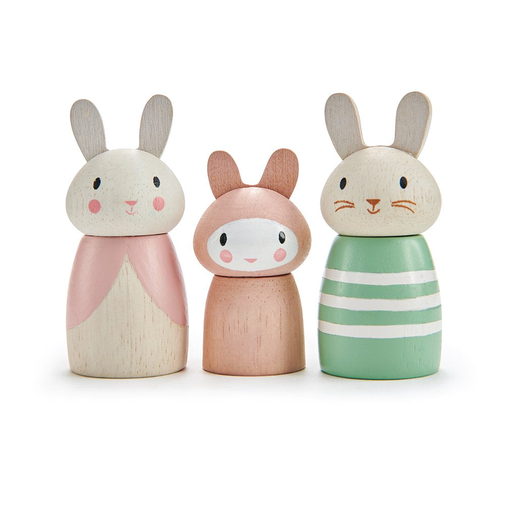 Front view of wooden bunny family