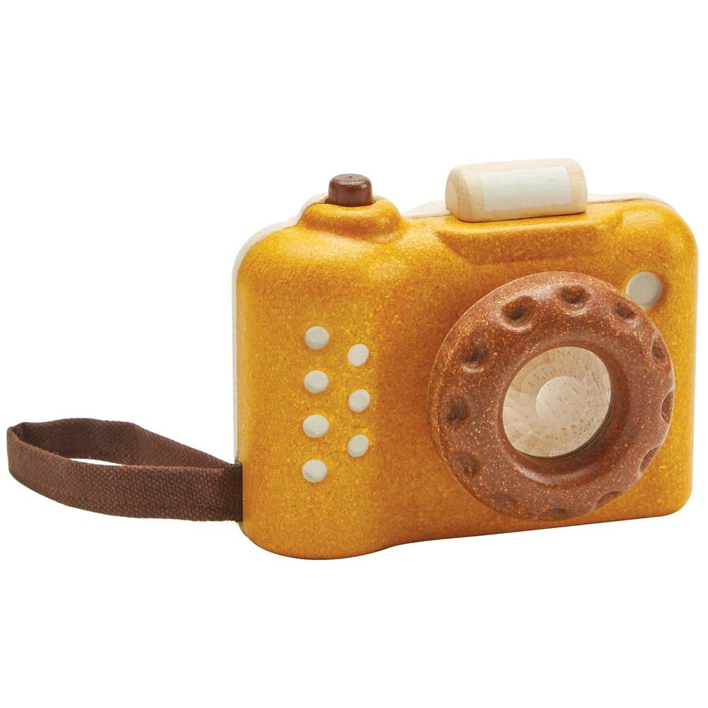 Front view of wooden camera